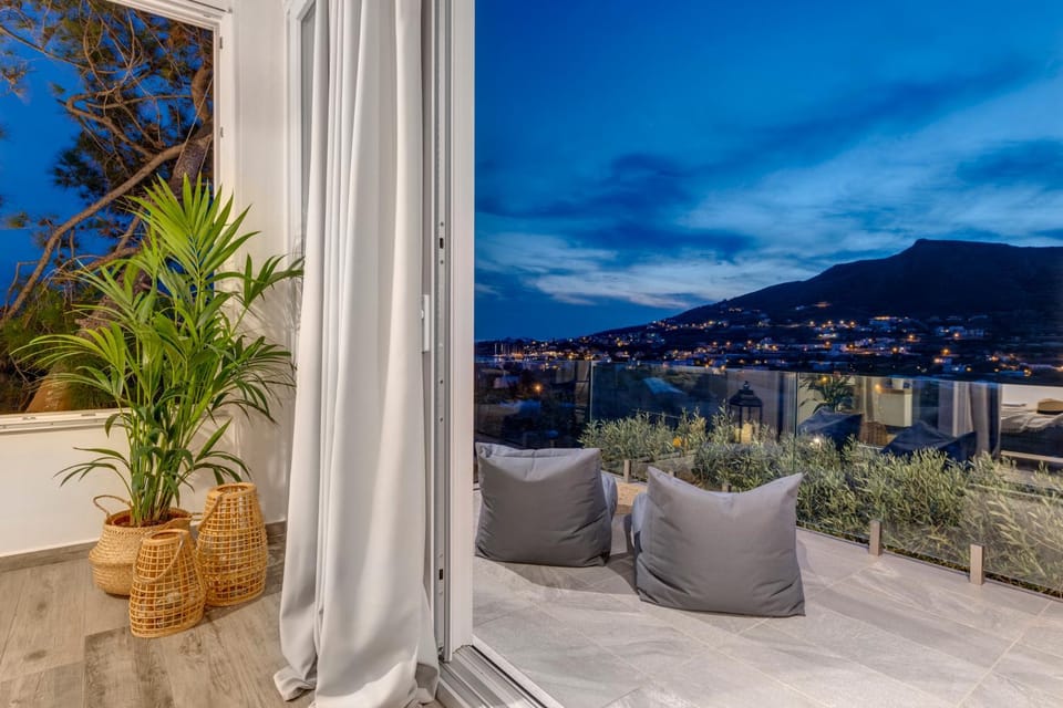 Patio, Night, Natural landscape, View (from property/room), Balcony/Terrace, Decorative detail, Mountain view, Sea view, sunbed