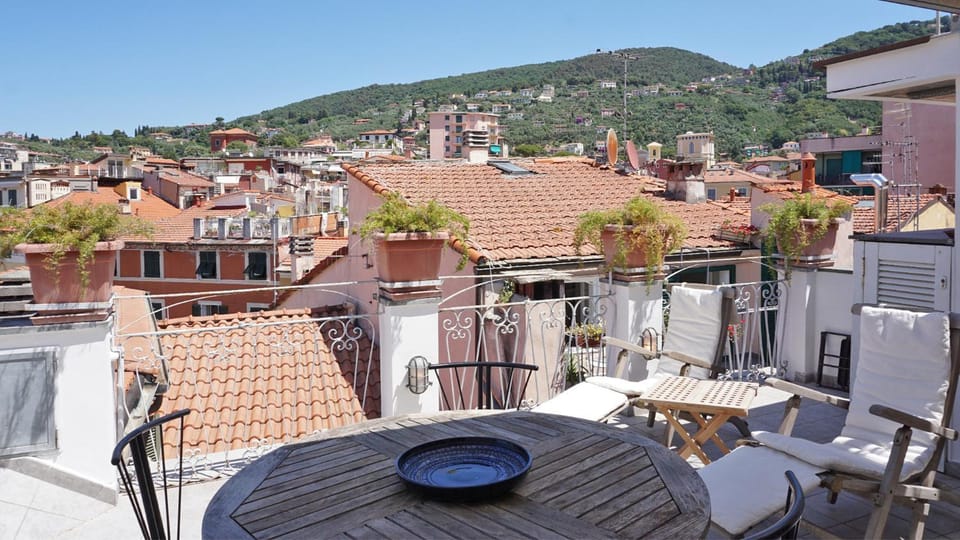 Balcony/Terrace, City view