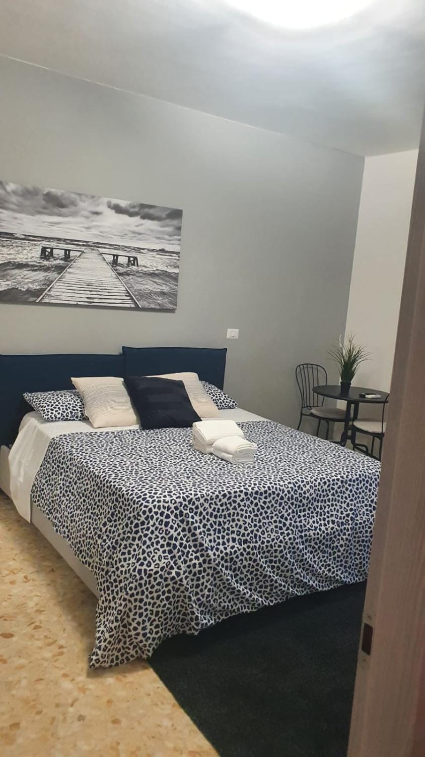 YTHA HOUSSE ROMA CENTRO Bed and Breakfast in Rome