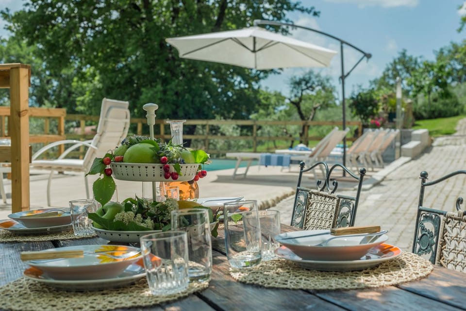 Garden, Dining area, Swimming pool