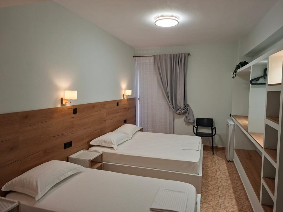 Areti Rooms Hotel Bed and Breakfast in Vlorë County, Albania