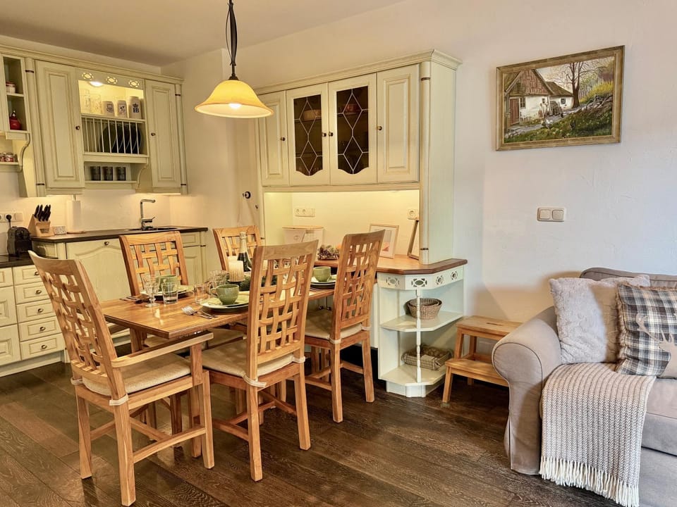 Kitchen or kitchenette, Living room, Dining area