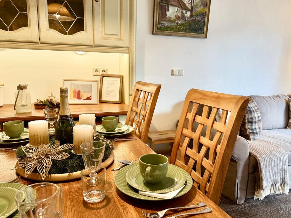 Living room, Guests
