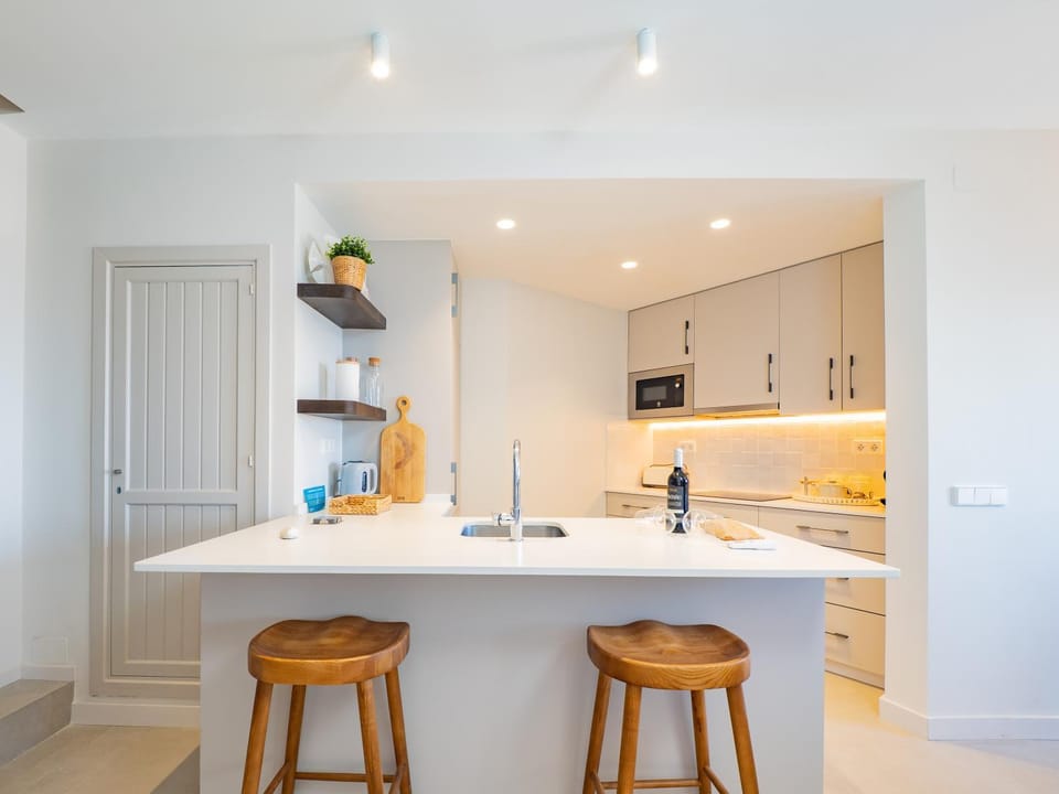 Kitchen or kitchenette, Living room