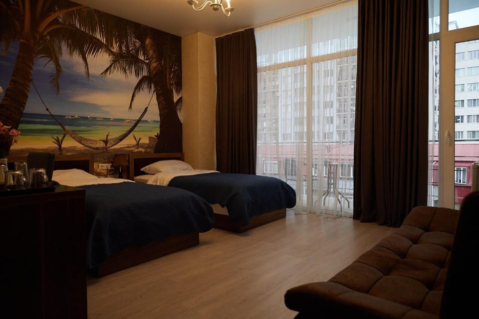 Bed, Living room, Photo of the whole room, Seating area, Bedroom