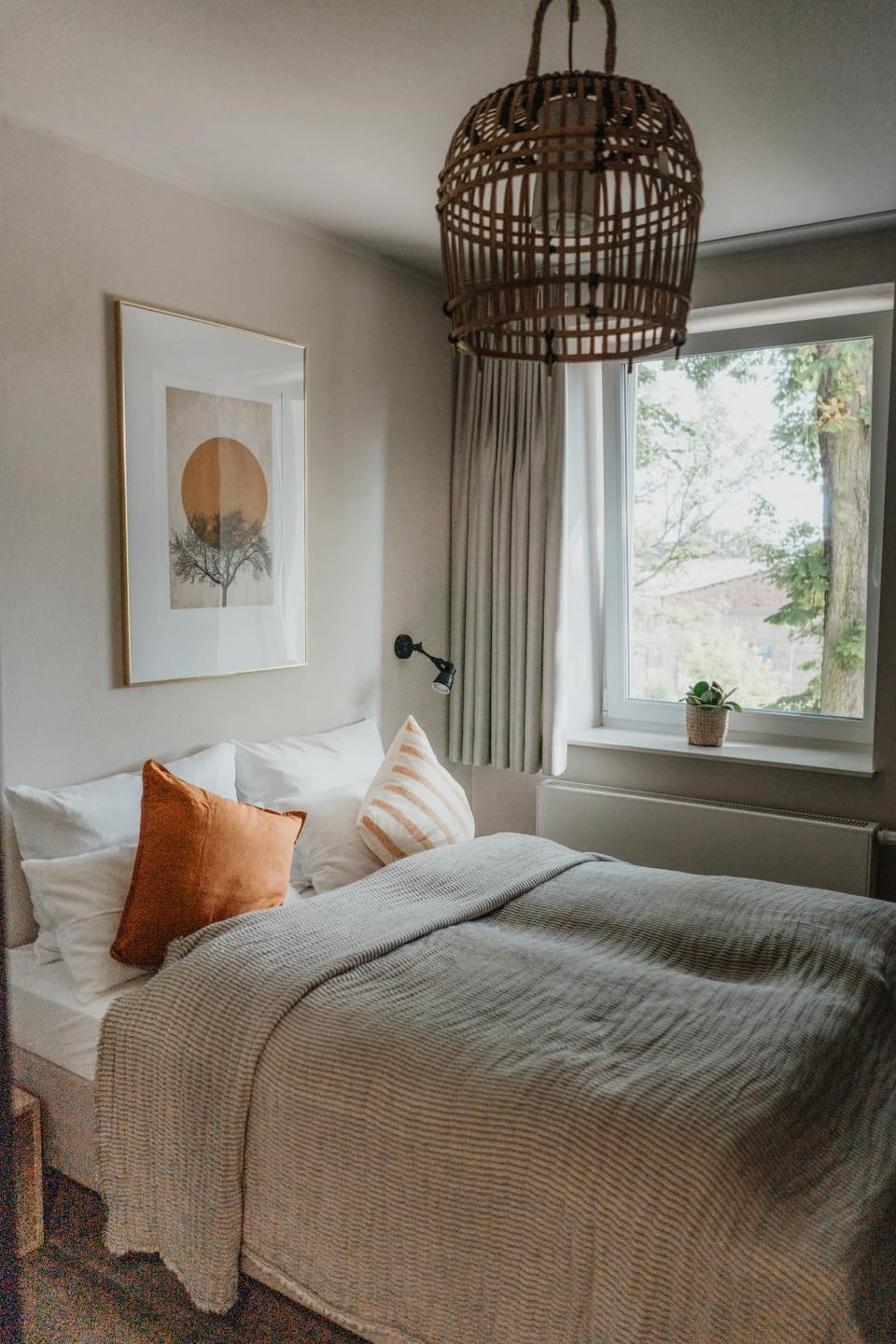 Bed, Photo of the whole room
