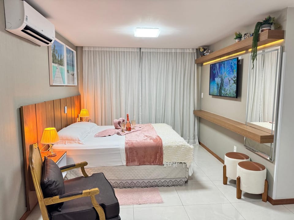 Bed, TV and multimedia, Photo of the whole room, Bedroom, air conditioner