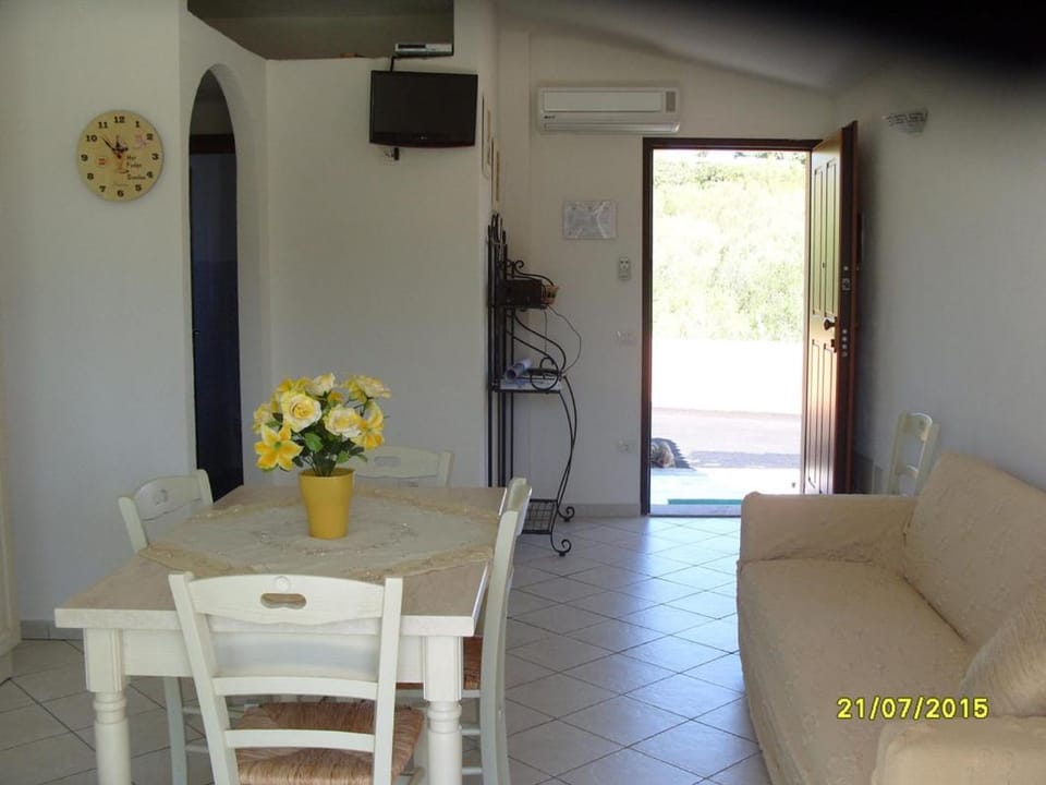 1CASADELFARO con Giardino a Pittulongu 600Metri dalla Spiaggia House in Pittulongu