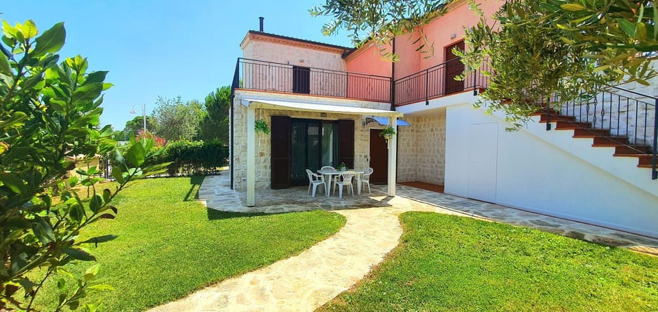 Patio, Facade/entrance, Garden