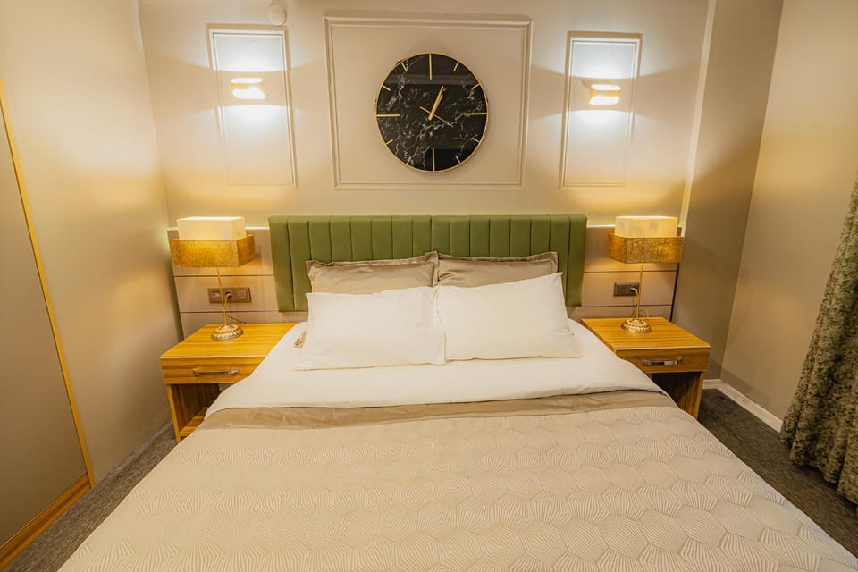 Bed, Bedroom, heating, internet, safe, wardrobe, air conditioner