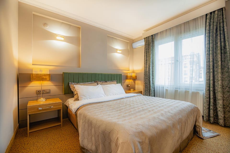 Bed, Bedroom, heating, internet, safe, wardrobe, air conditioner