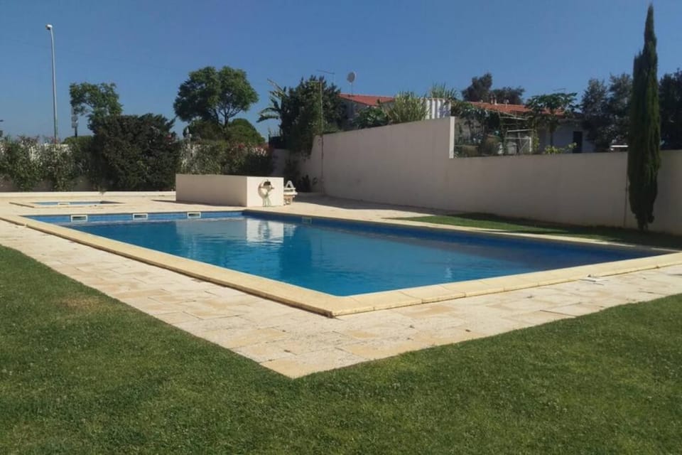 Modern 3 Bedroom Pool View. Apartment in Albufeira