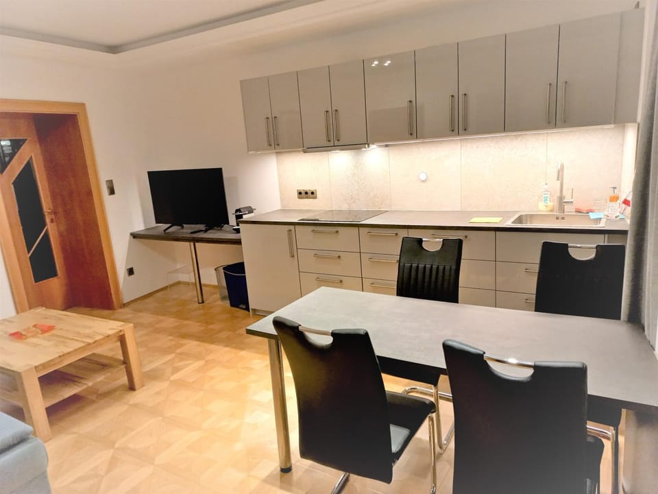 Living room, Food