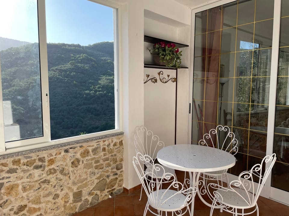 Casa Vacanza Paola Aurigo Apartment in Liguria
