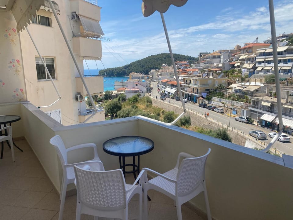 City view, Sea view