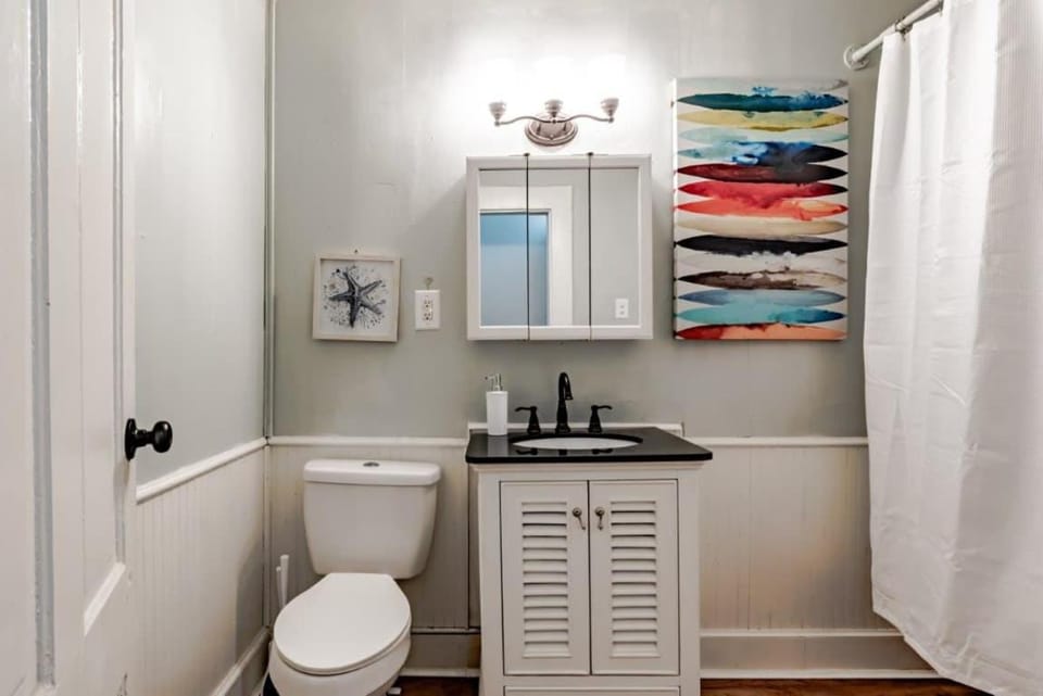 Mins from Downtown & Dining, Dauphin Darling 2 Apartment in Mobile