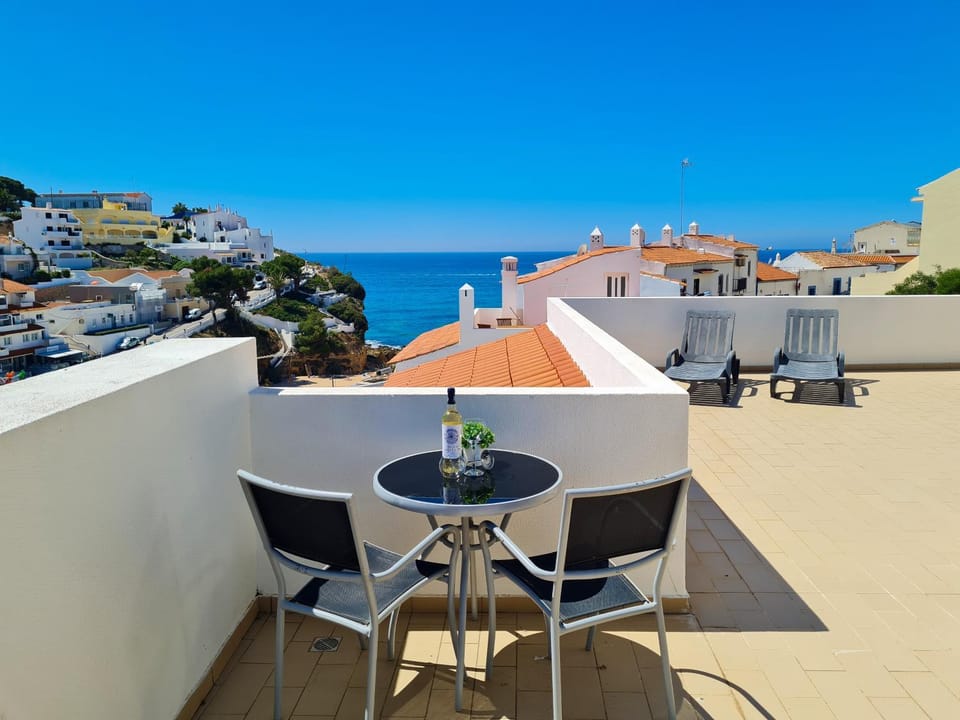 Balcony/Terrace, City view