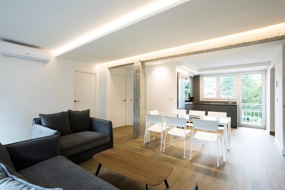 Communal lounge/ TV room, Living room