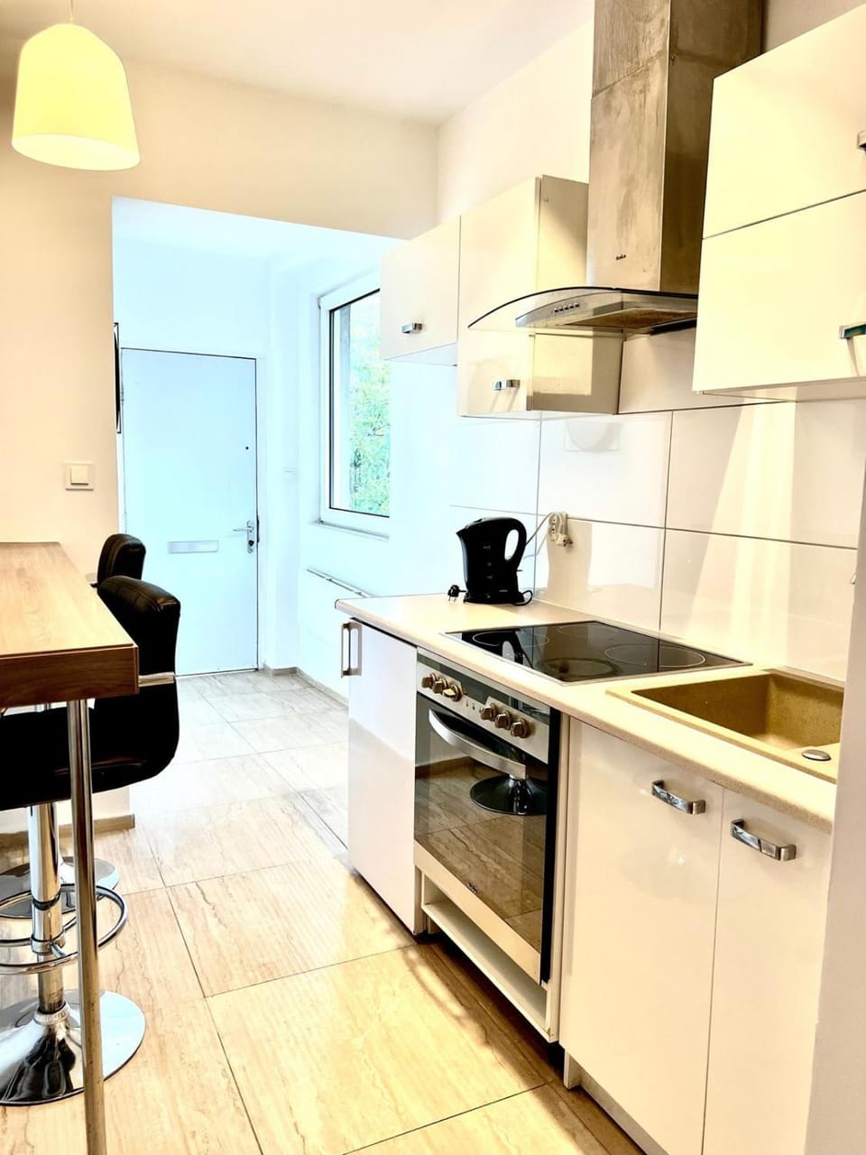 Kitchen or kitchenette, pet friendly, stove