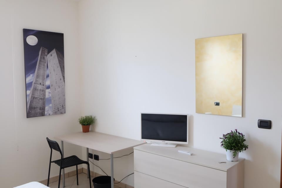 TV and multimedia, Bedroom, hair dresser