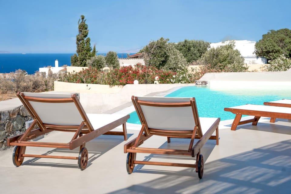 Day, Natural landscape, Pool view, Sea view, Swimming pool, sunbed
