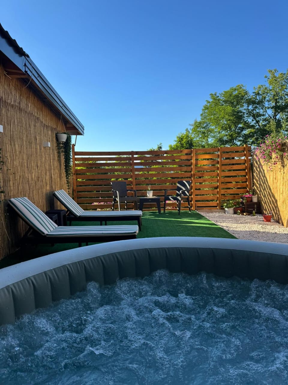 Hot Tub, sunbed