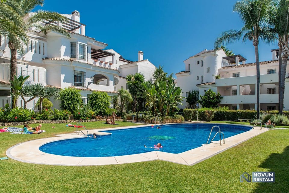 Garden, Swimming pool