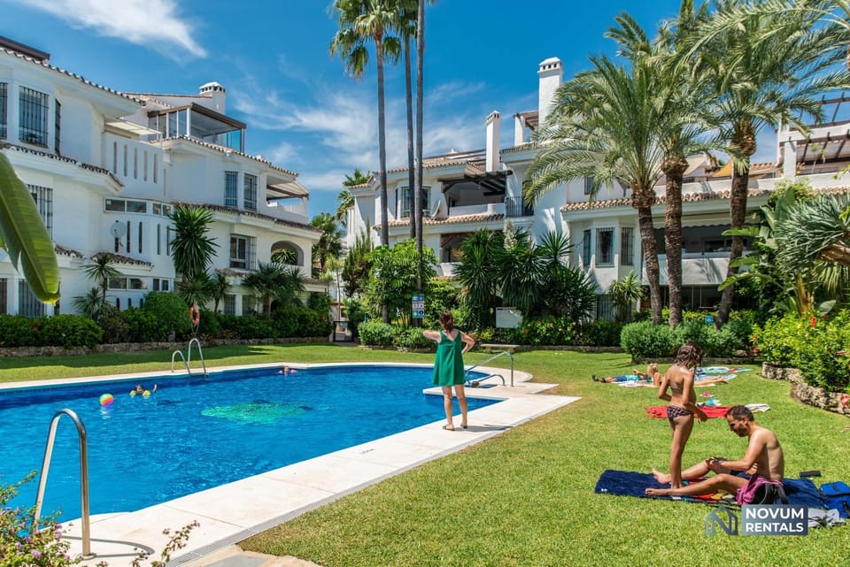 Garden, Swimming pool
