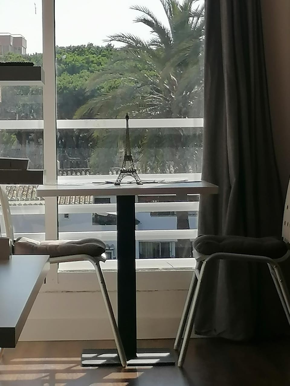 Studio Little Paris Apartment in Sitio de Calahonda