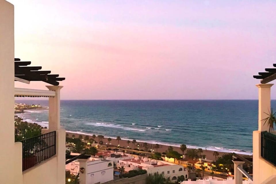 Penthouse with large terrace and roof solarium, with amazing sea views Apartment in Andalusia