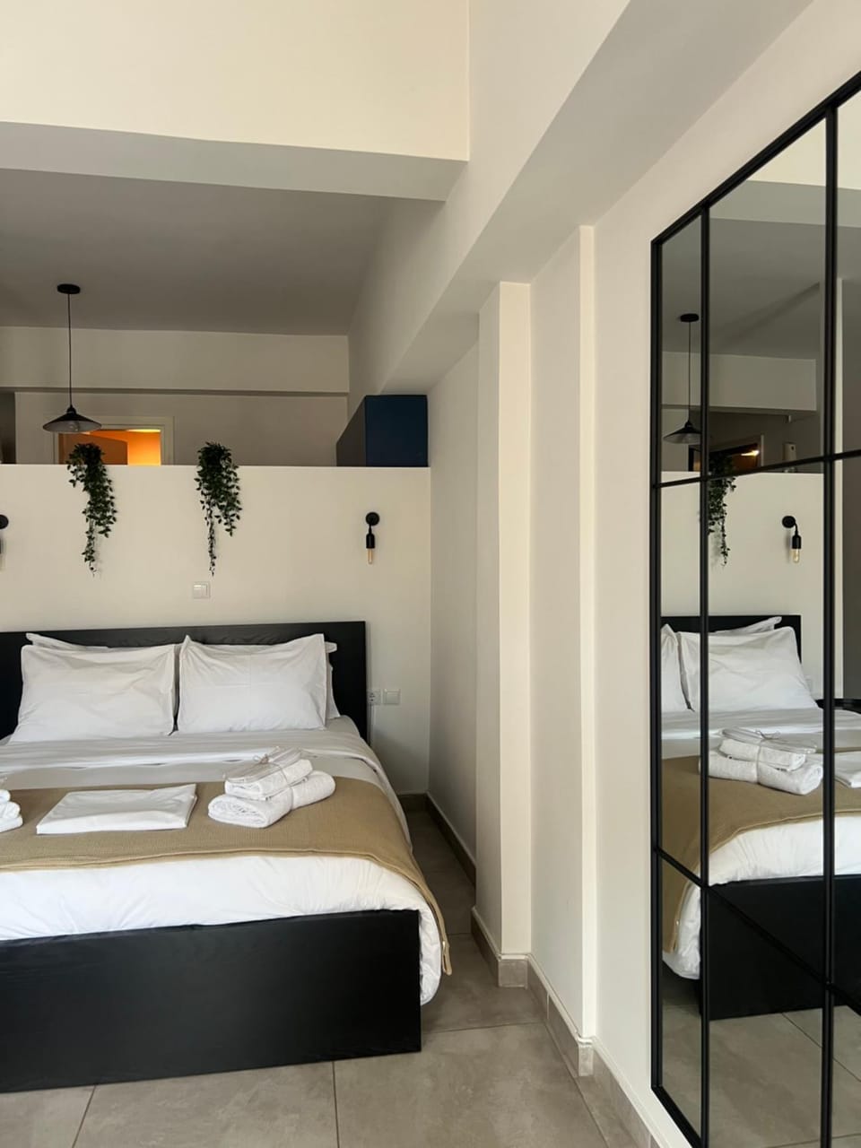 Aelis Suites in Psyrri - Rooftop Access & Acropolis View Apartment in Athens