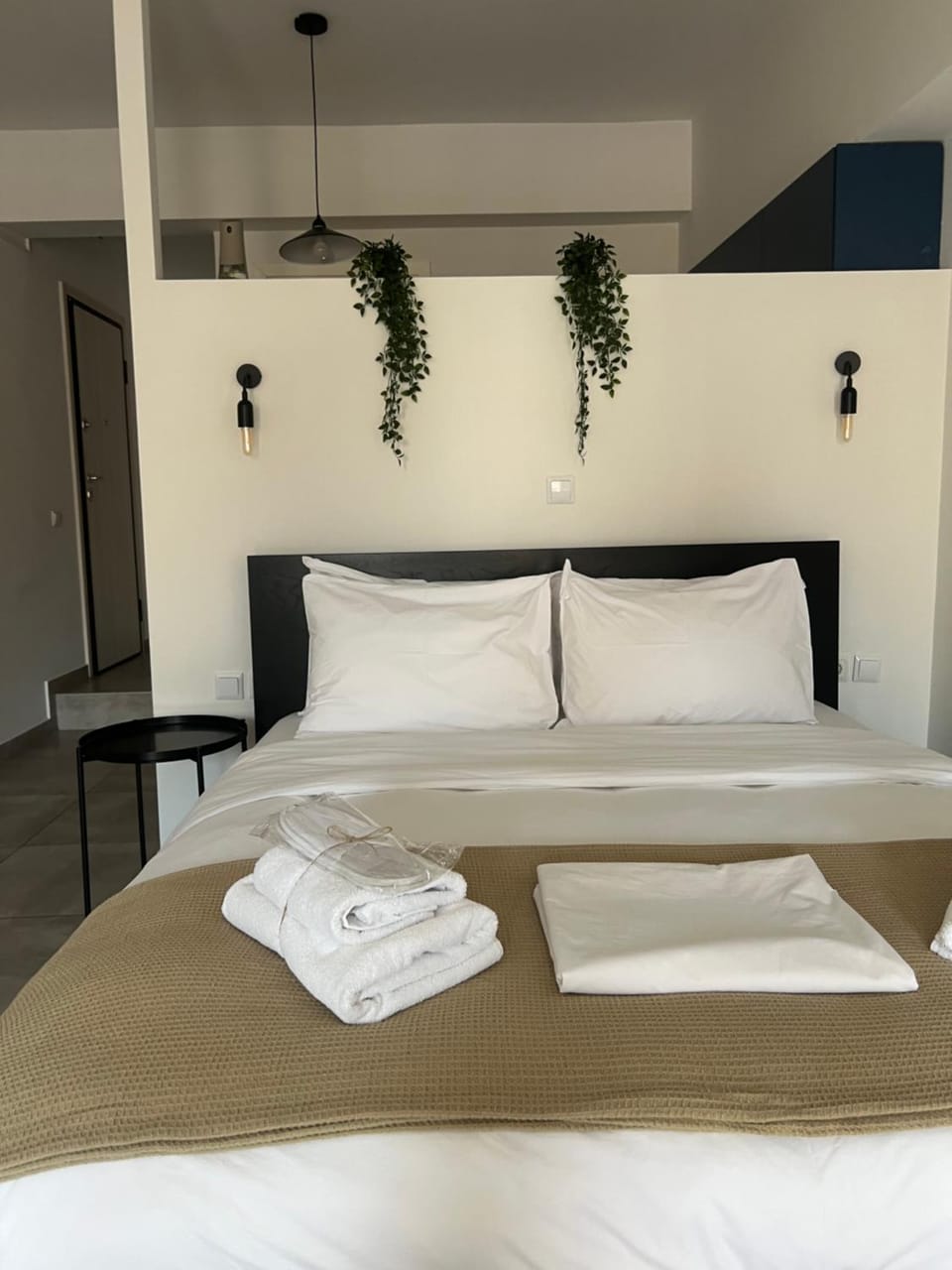Aelis Suites in Psyrri - Rooftop Access & Acropolis View Apartment in Athens