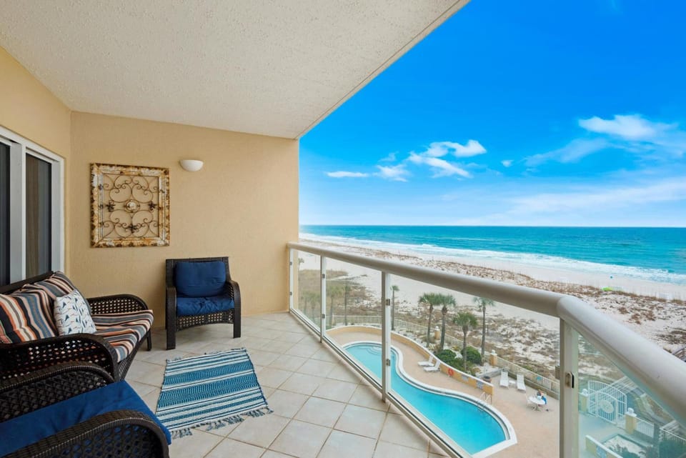Emerald Isle unit 406 Apartment in Pensacola Beach
