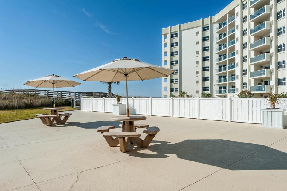 Regency Towers 405 West Apartment in Pensacola Beach