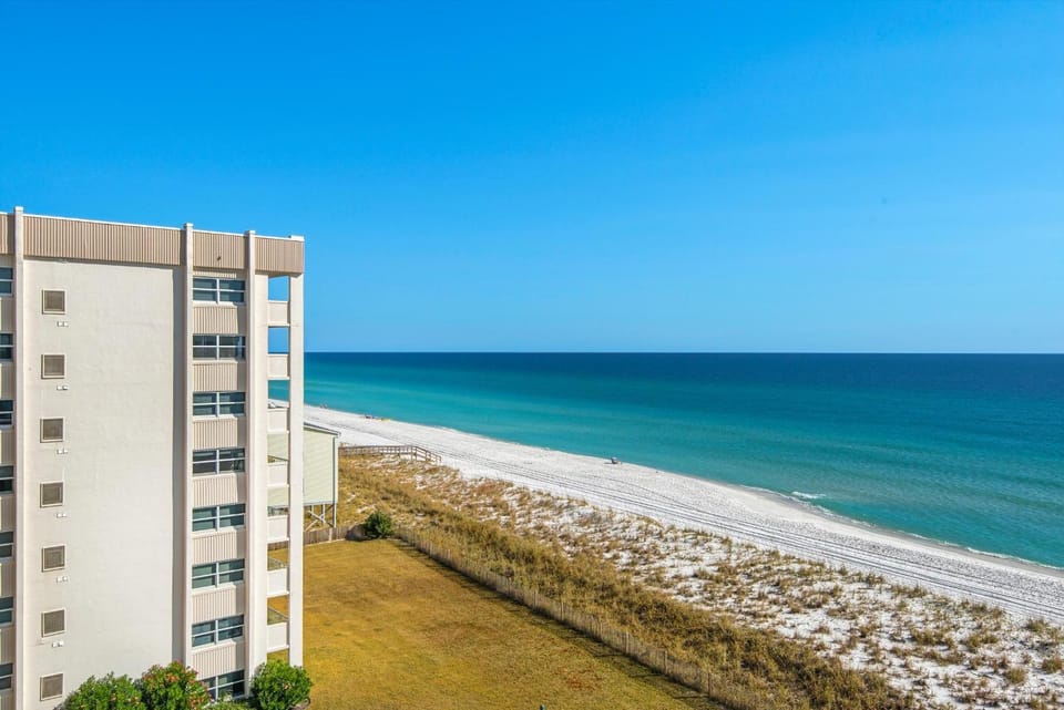 Regency Towers 702 West- Azure Pleasure Apartment in Pensacola Beach