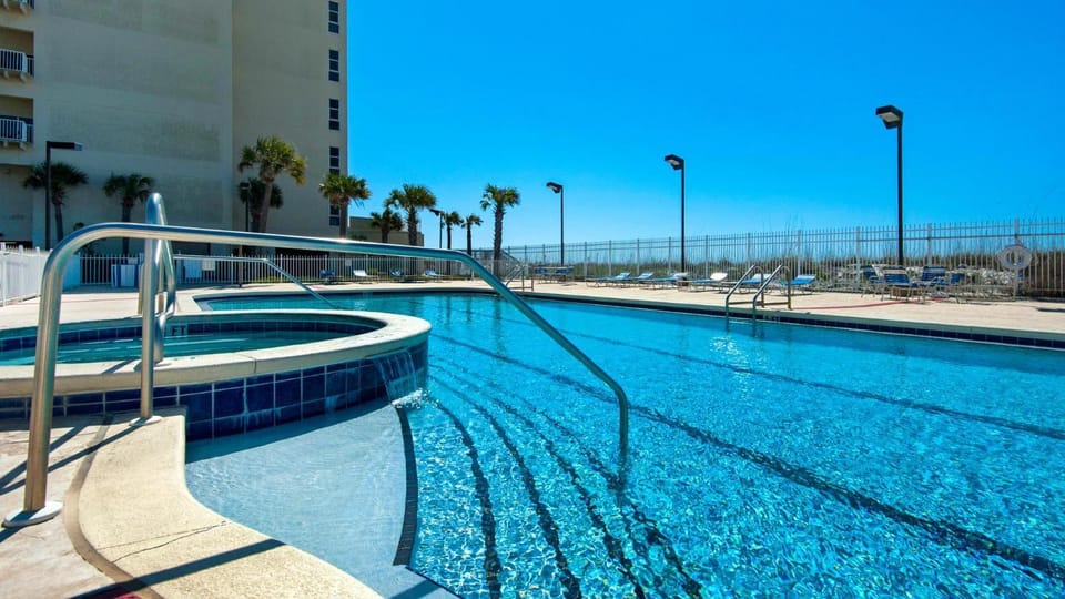 Sans Souci unit 203 - Oceans Edge Apartment in Pensacola Beach