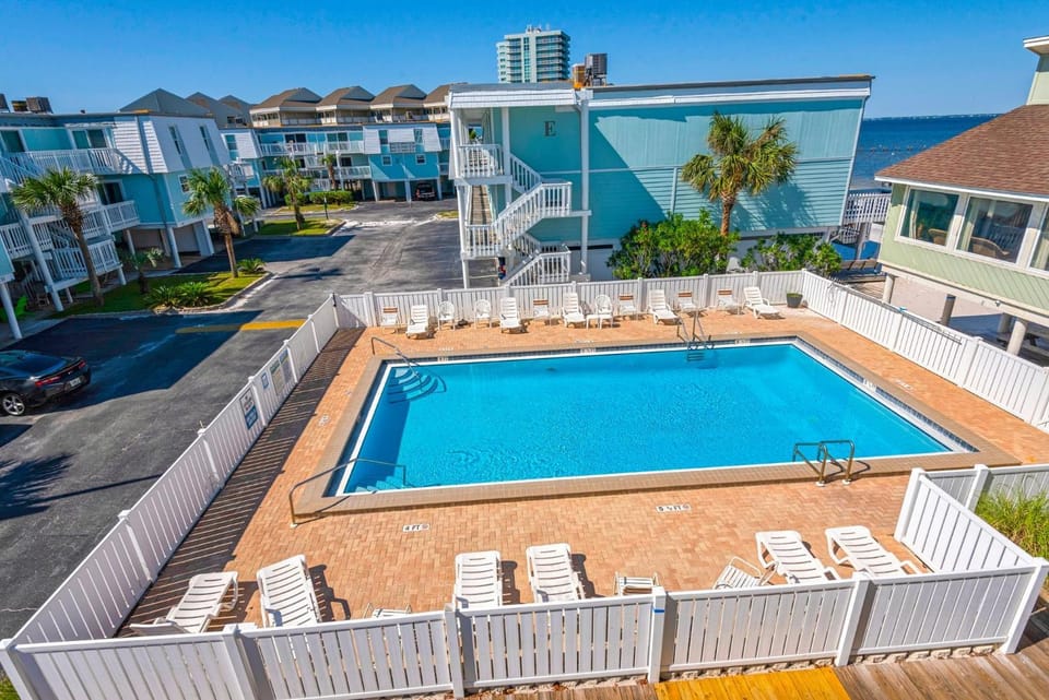 Boardwalk D6 House in Pensacola Beach