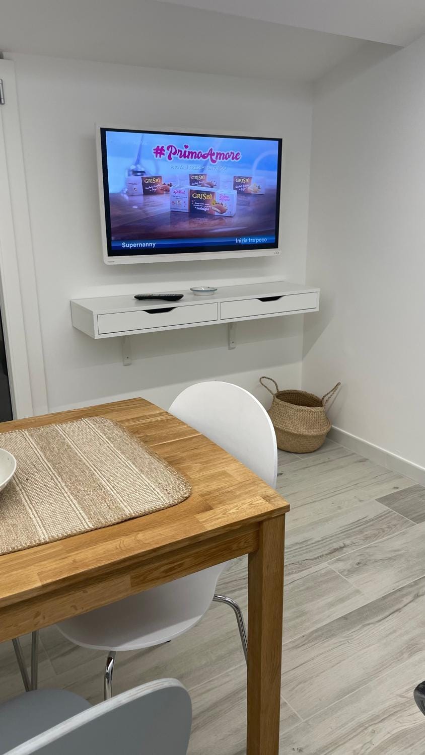 Dining area, Evening entertainment