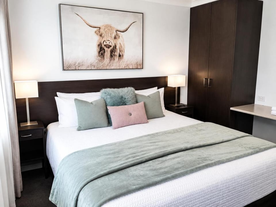 Bedroom, air conditioner