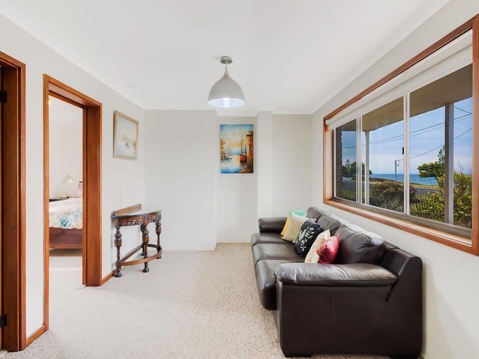 Allawah Beach House - 29 Dalmeny Drive, Kianga House in Narooma