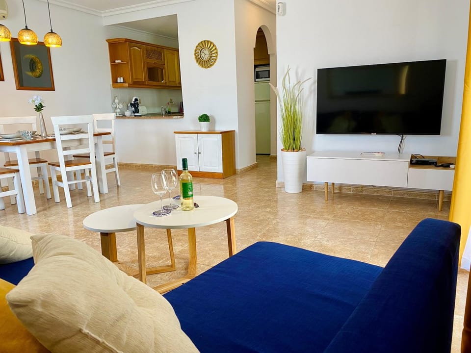 TV and multimedia, Living room, Seating area