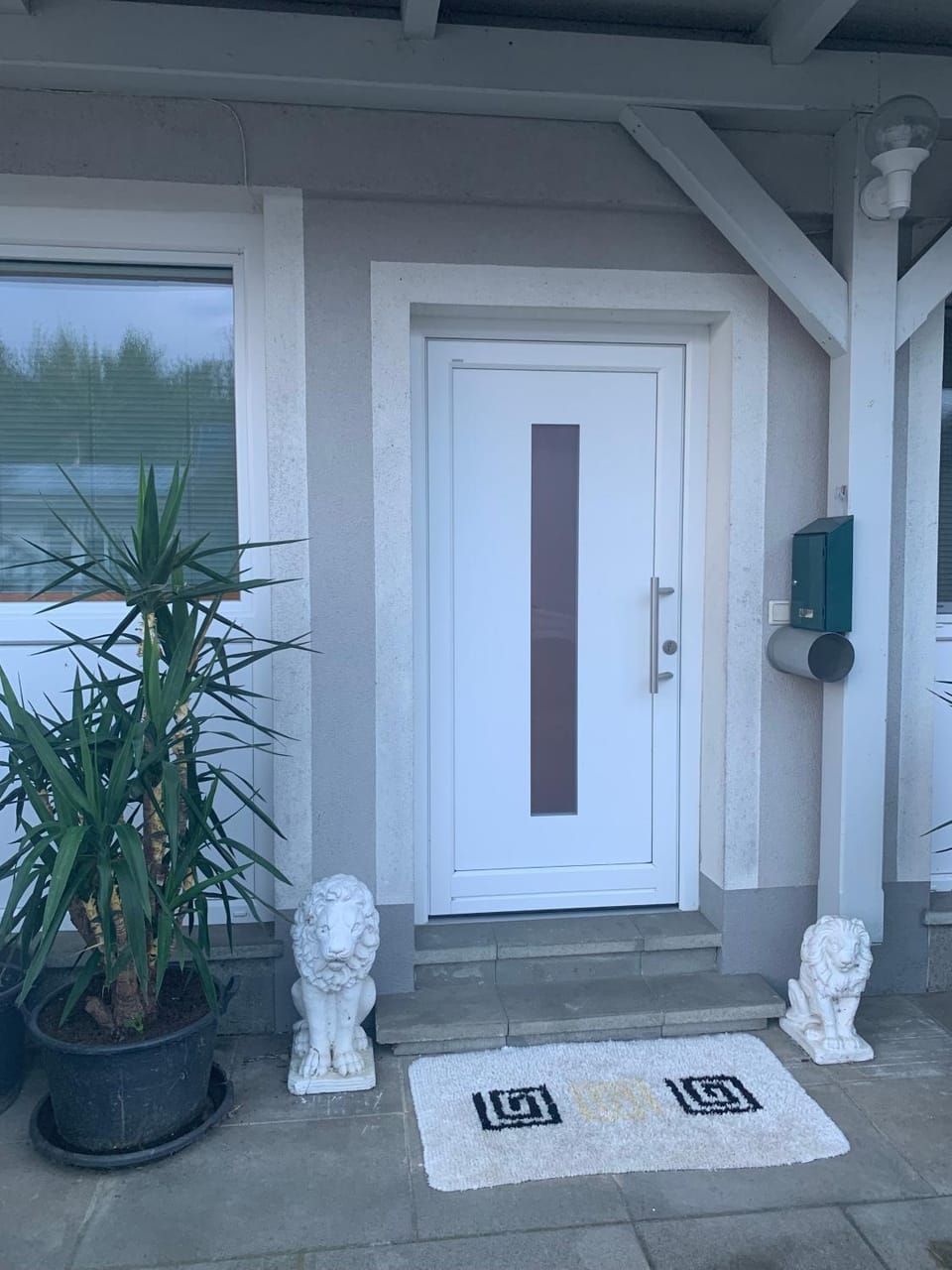 Facade/entrance