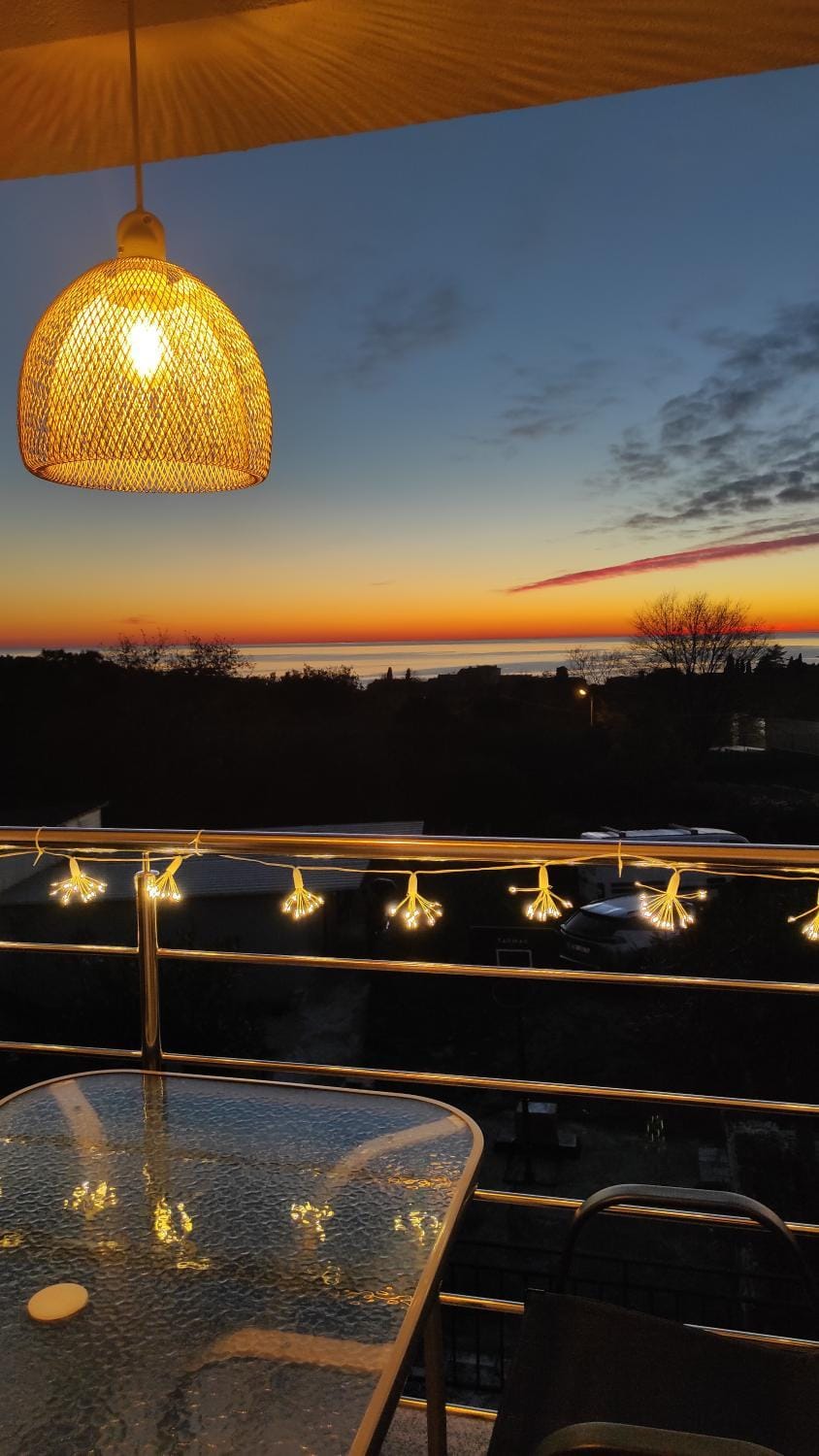 Natural landscape, View (from property/room), View (from property/room), Balcony/Terrace, Balcony/Terrace, Decorative detail, Decorative detail, Dining area, Autumn, Garden view, Sea view, Sunset