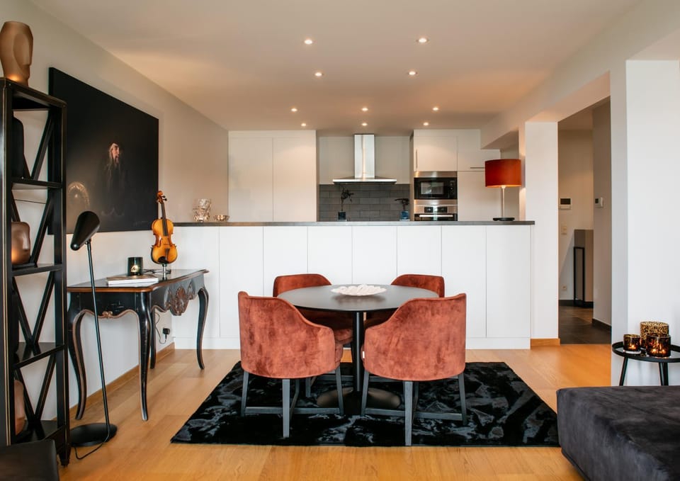 Kitchen or kitchenette, Living room, Dining area, Food