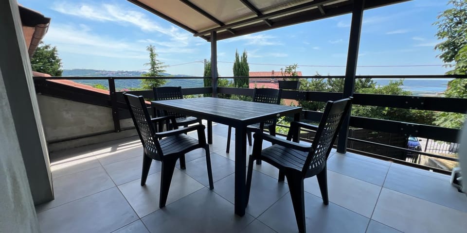 View (from property/room), Balcony/Terrace, Sea view