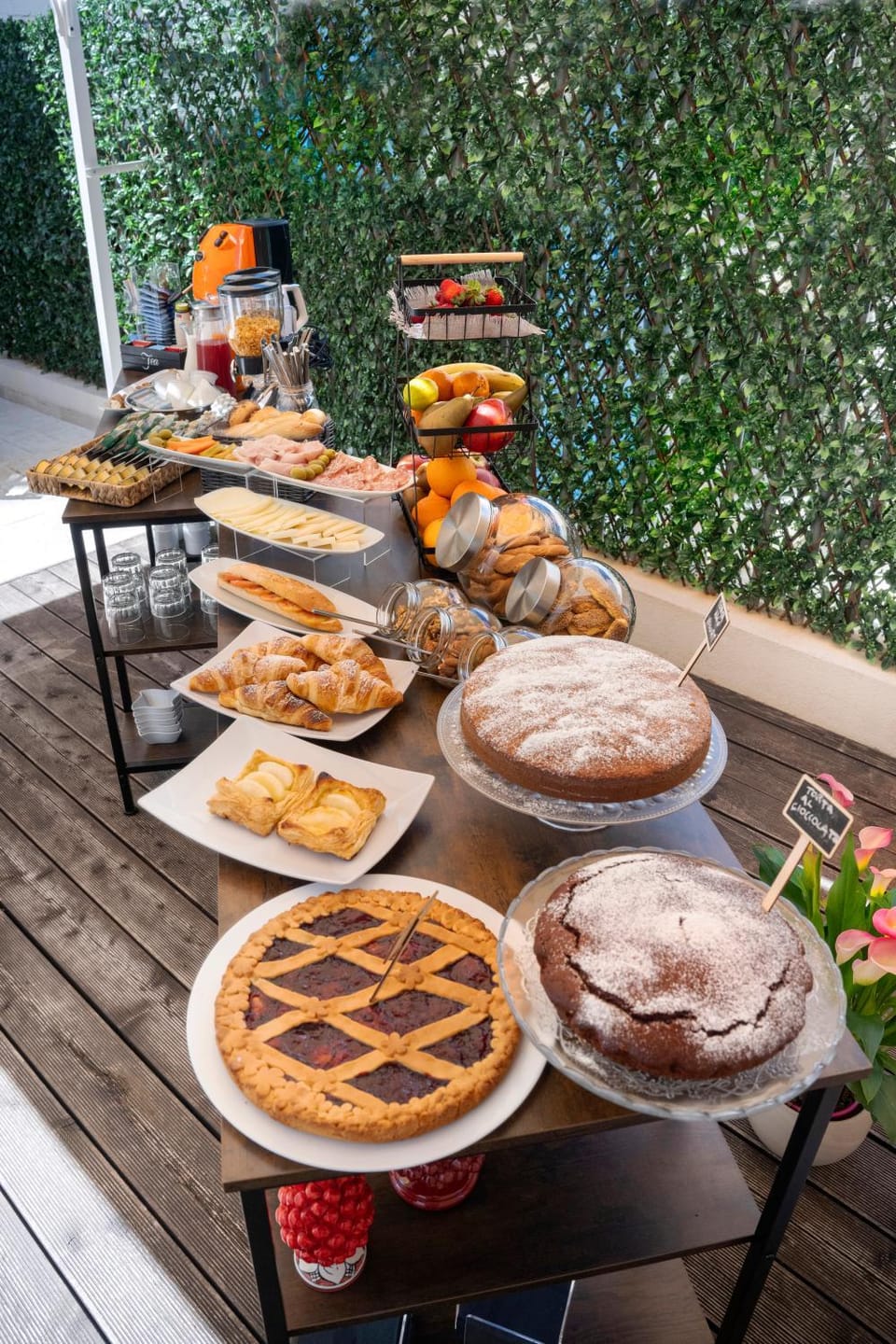 Breakfast, Buffet breakfast