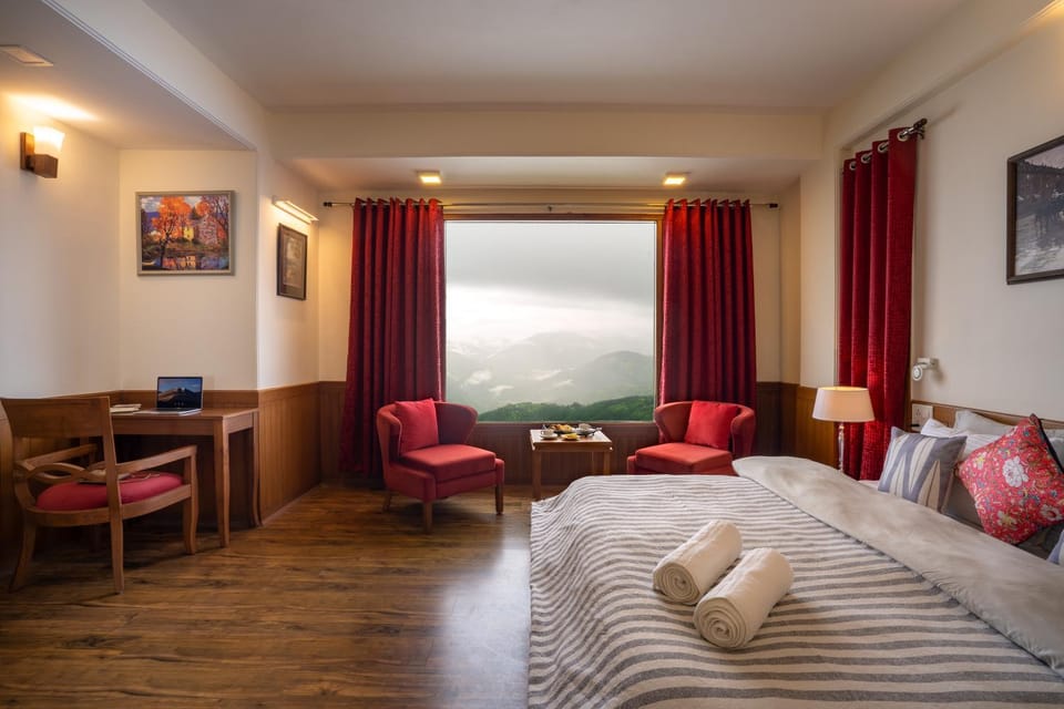 Photo of the whole room, Bedroom, Mountain view