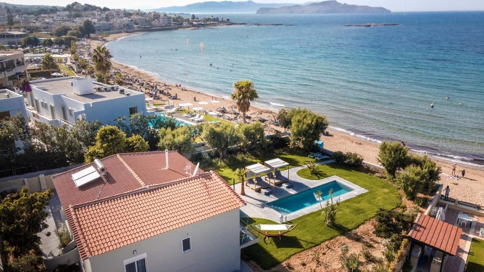Pool view, Sea view