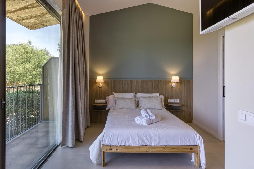 Bed, Balcony/Terrace, Bedroom