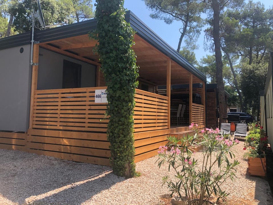 Property building, Garden